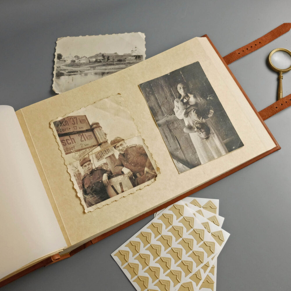 Кожаный фотоальбом А4 на 80 страниц с тиснёным древом — фотографии на развороте крупно